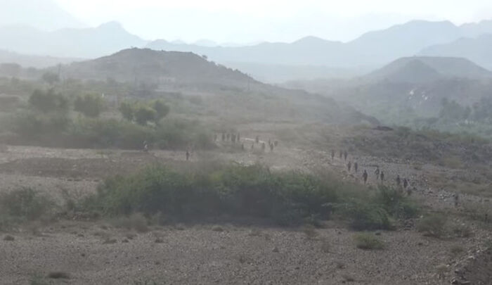 القوات المشتركة تواصل تقدمها وتسيطر على مواقع استراتيجة غربي تعز