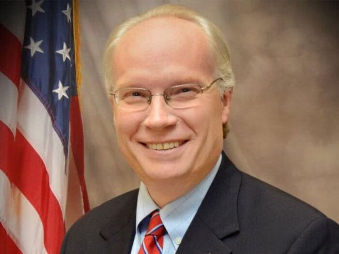 المبعوث الأمريكي: تصنيف الحوثي إرهابية يدخل حيز التنفيذ ويتحملون مسئولية توقف السلام