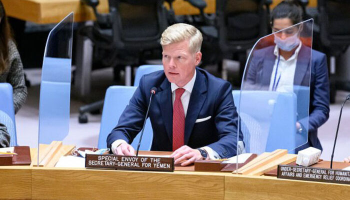 رئيس مجلس القيادة يكشف عن إحباط مخطط حوثي لاغتيال المبعوث الأممي إلى اليمن