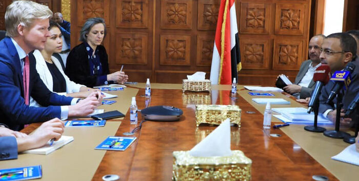 المرشد الإيراني يلوح بانتصار مشروعه في اليمن.. المبعوث الأممي يقدم للحوثيين إغراءات صادمة