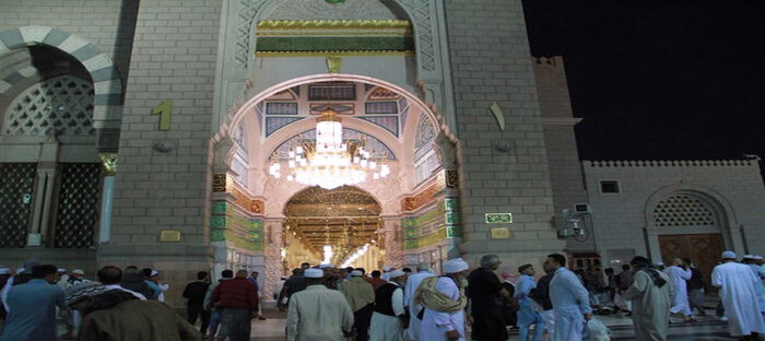 السعودية تفتح المسجد النبوي تدريجياً اعتباراً من الأحد القادم