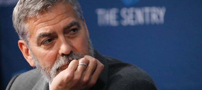 جورج كلوني يمنح مليون دولار لكل من ساعده في بداية مسيرته