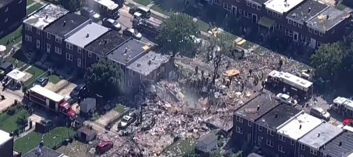 بالفيديو.. انفجار قوي في أمريكا يسوي المنازل أرضا