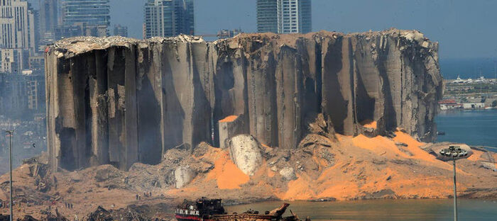 انهيار أجزاء إضافية من صوامع القمح في مرفأ بيروت