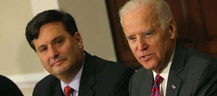 مساعد بايدن يرد على تغريدات ترامب.. وطلب عاجل