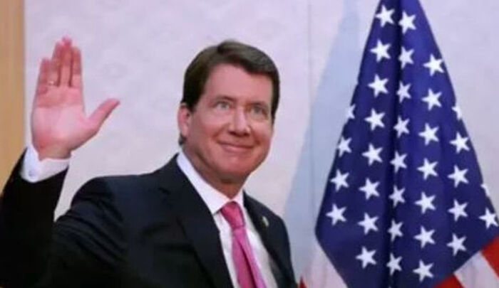 سيناتور جمهوري: صاروخ ببصمات إيرانية استهدف السعودية