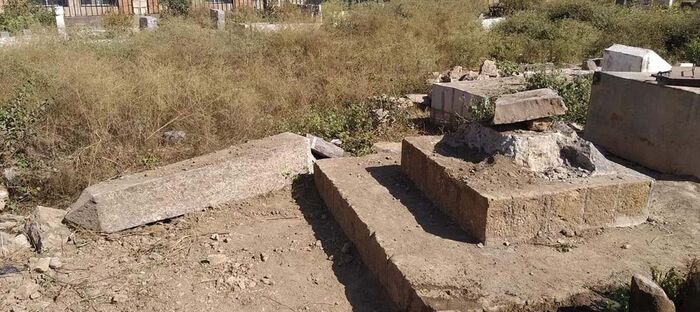 الحوثيون يحطمون النصب التذكاري لشهداء الثورة اليمنية في حجة