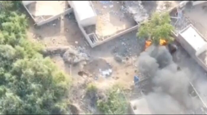 بالفيديو.. تدمير آليات وتجمعات لمليشيا الحوثي في الدريهمي