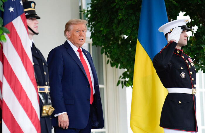 ترامب يؤكد رغبة بوتين في إنهاء الحرب قبل لقائه مع زيلينسكي