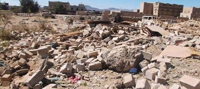 زعيم الإرهاب الحوثي يأمر بالإفراج عن قتلة ومفجري المنازل