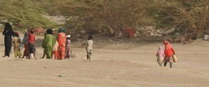 الحوثويون يهجرون السكان ويحولون منازلهم لثكنات عسكرية