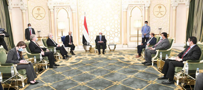 المبعوث الأمريكي إلى اليمن: دور إيران مزعزع.. وهادي يعلن استعداده للسلام وفقًا للمرجعيات الدولية