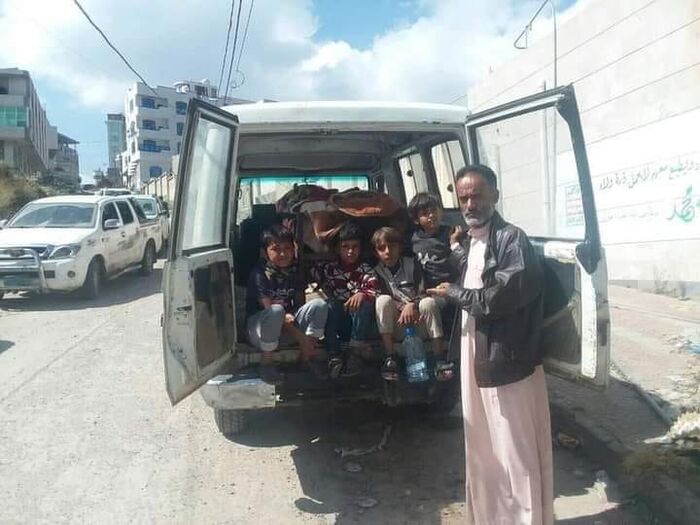 المليشيا الحوثية تقتل امرأة أمام اولادها في العدين