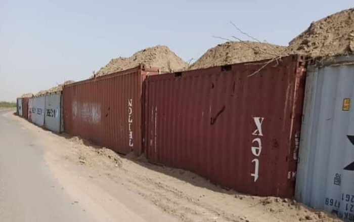 مليشيا الحوثي تهجر عشرات القرى في الحديدة لبناء جدار عازل