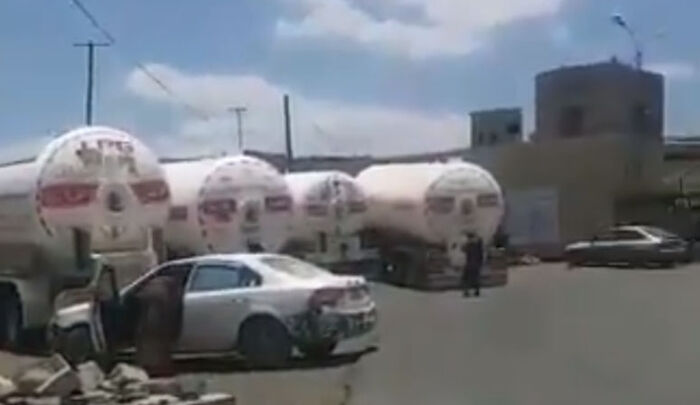 مليشيا الحوثي تمنع دخول مقطورات غاز مأرب إلى مناطق سيطرتها وتستبدله بمستورد وبسعر مضاعف