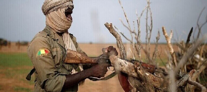 أنباء عن انقلاب عسكري في مالي واعتقال وزيري الخارجية والمالية ورئيس البرلمان