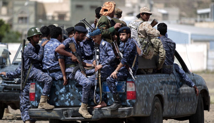 هل يكتفي الحوثي بهدية مأرب ويقبل بالسلام.. أم يجعلها بوابة نحو السعودية؟