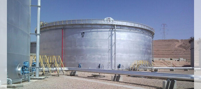 رجل أعمال يكشف عن ابتزاز تعرض له من قبل مكتب رئيس الوزراء تسبب بخسارة كبيرة لليمن.. تفاصيل