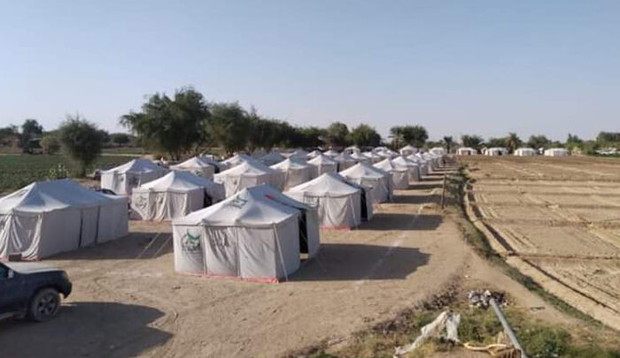 قيادي في حزب الإصلاح: نصبنا الخيام لرحيل النظام ونعيش الآن فيها.. اعتراف و(تفاصيل )