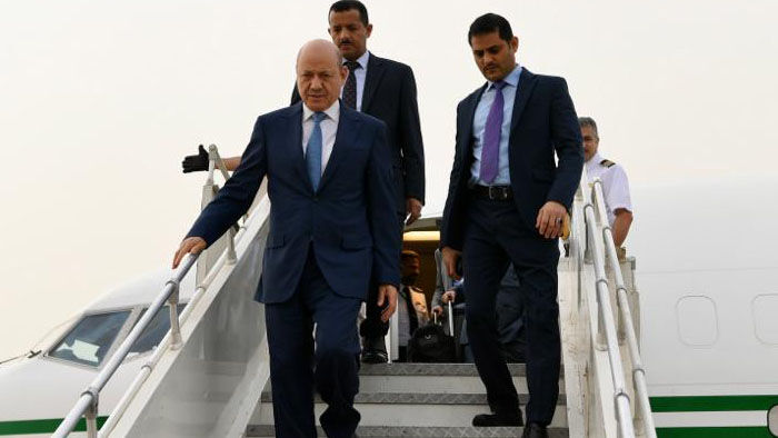 العليمي في الرياض لعرض فرص تمديد الهدنة وإحلال السلام وفقًا للمرجعيات الدولية