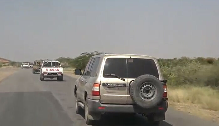 قيادات أمنية وسلطة محلية وإعلامية تطلع على أحوال المواطنين في المناطق المحررة بالساحل الغربي