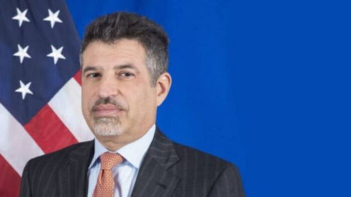 السفير الأميركي: لا مكان للحوثيين في مستقبل اليمن.. وواشنطن ستواصل ضرباتهم حتى إسقاط قيادتهم وإنهاء تهديدهم للملاحة الدولية