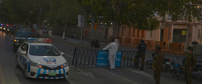 كورونا يستشري في سجون باكستان بعد إصابة 49 سجينا