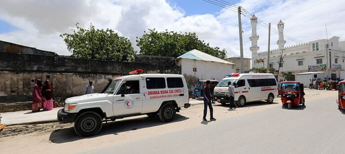 بينهم مسؤول رفيع.. قتلى وجرحى جراء تفجير انتحاري في الصومال