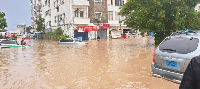 ‏منتسبو المقاومة الوطنية يتبرعون ب50 مليون ريال لمتضرري السيول في عدن