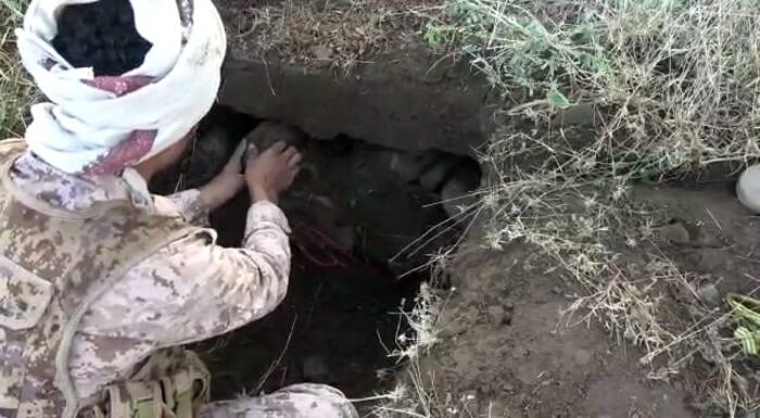 الكشف عن شبكة ألغام حوثية في عبّارة على طريق عام جنوب الحديدة