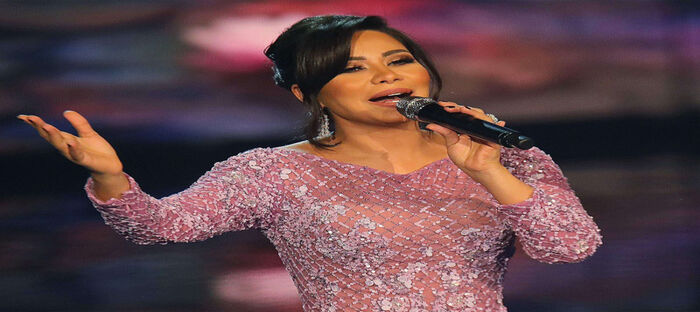 بعد خبر انفصلهما.. شرين تغني لزوجها حسام حبيب "لايف" (فيديو)