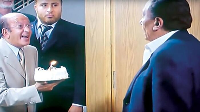 فيلم «السفارة في العمارة» يتحول إلى حقيقة بأحد البلدان العربية