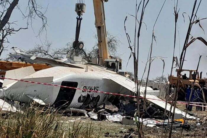 مقتل أكثر من 20 إثر سقوط طائرة عسكرية سودانية في منطقة سكنية