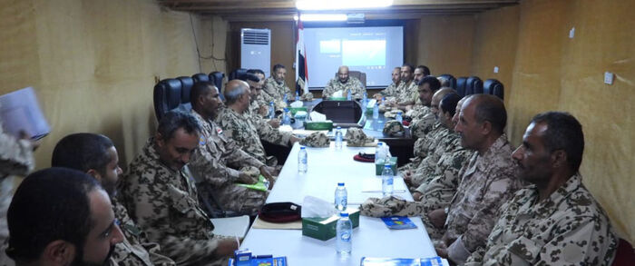 طارق صالح يرأس اجتماعا لقيادات المقاومة الوطنية