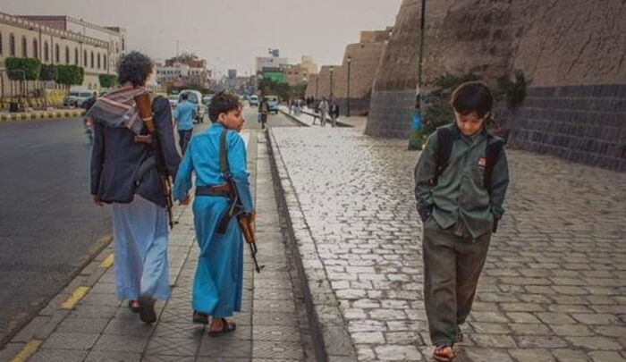 رسوب جماعي لطلاب عدد من المدارس بسبب رفضهم القتال مع الحوثي