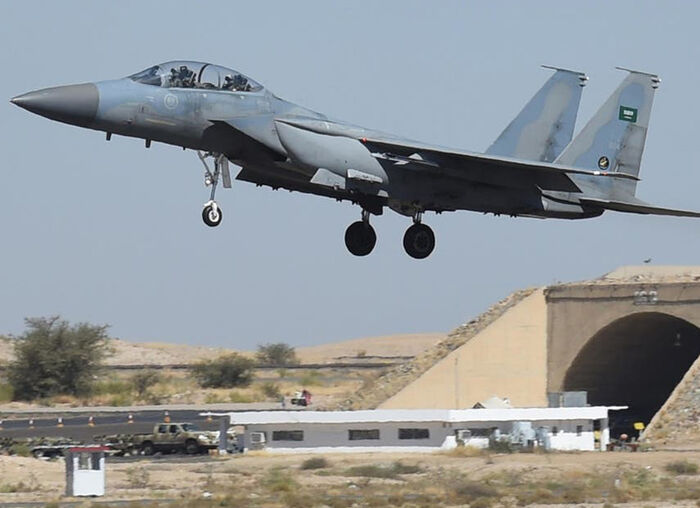 التحالف يعلن مقتل ثلاثة خبراء مختصين بتفخيخ الزوارق ويرتب لعملية عسكرية في الحديدة وصنعاء