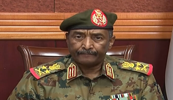 البرهان: ملتزمون بتسليم السلطة لحكومة مدنية