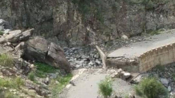 مليشيا الحوثي تفجر طريقًا رابطًا بين أبين والبيضاء بعد أيام من افتتاحه (تفاصيل)