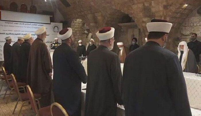 أمين عام علماء محور المقاومة الإيراني يدعو الحوثيين لقصف إسرائيل