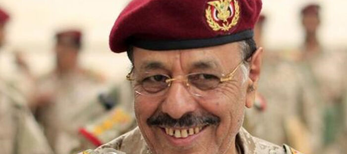 خلافات حادة بين هادي وعلي محسن والأخير خدع الجميع بصفقة خطيرة وكبيرة جدًا  (تفاصيل حصرية)