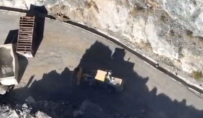 خطوط الحوثي تتهاوى… تحصينات في إب وانفجارات في مكيراس تؤكد هلع قيادات الجماعة