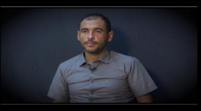 عنصر الاستطلاع الحوثي المتقدم يكشف مخطط العملية البرية البحرية المُحبطة من قبل القوات المشتركة (فيديو)