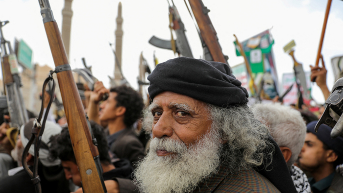 تقرير دولي: بعد الضربة الإسرائيلية… الحوثيون يدخلون مرحلة الرعب والجنون الأمني!