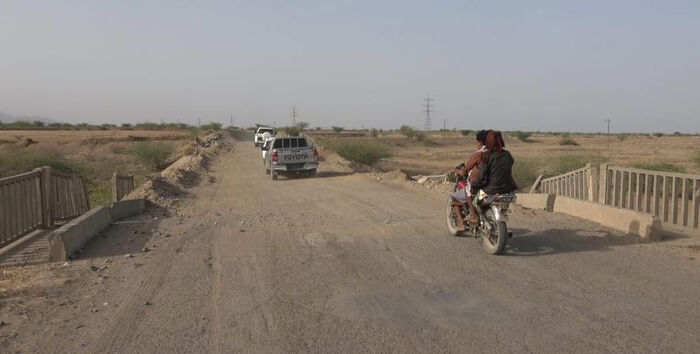 القوات المشتركة تفتح طريقًا حيويًا وسط مطالبات للأمم المتحدة بالضغط على الحوثيين