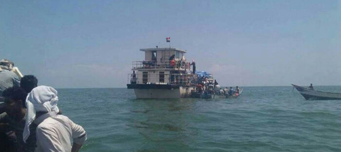 العثور على 20 شخصا بسفينة مفقودة قبالة سواحل سقطرى