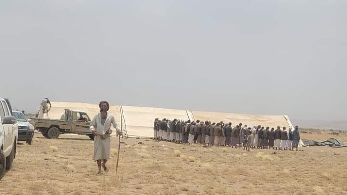 أبناء قبيلة بني الحارث يمنعون الحوثي من السطو على أراضيهم ومزارعهم بالقوة