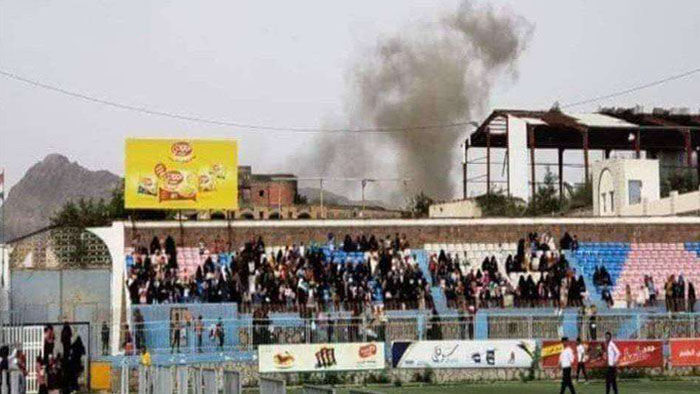 تعز.. قصف حوثي على ميدان الشهداء بعد تجمع المواطنين لحضور حفل فني