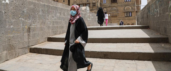 لماذا أعلن الحوثيون عن «كمامات طائرة» أرسلها التحالف؟