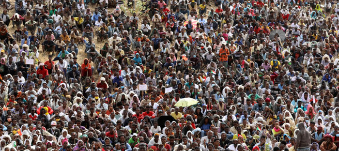 البرهان يحل اللجان التسييرية للنقابات والاتحادات المهنية في السودان