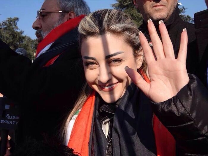 بوصلة الأسد الإعلامية تميل باتجاه لونا الشبل على حساب بثينة شعبان